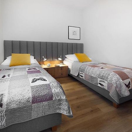 Apartamenty Familijne Kudowa Zdroj Luaran gambar